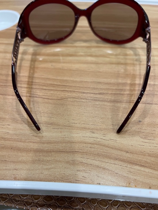 Gianfranco Ferre Burgundy Oval Sunglasses - Picture 3 of 3
